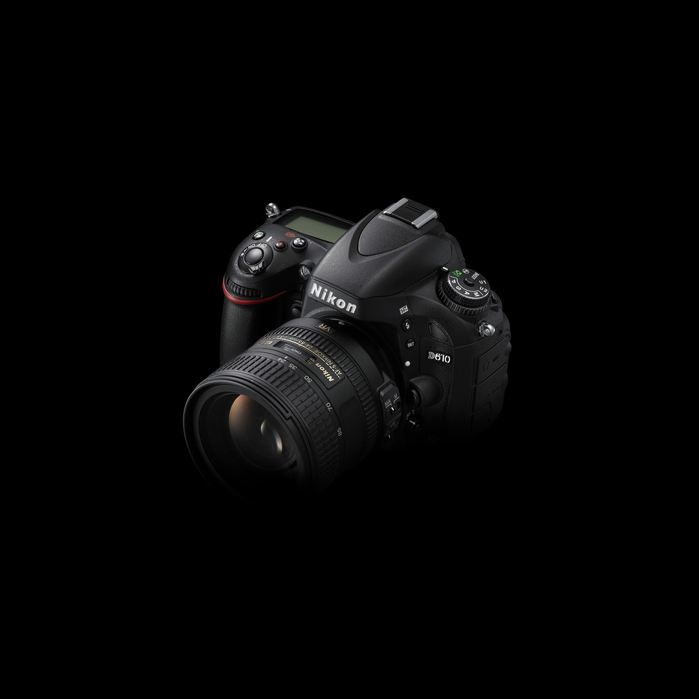 Nikon D600 - amatérský fotoaparát za profesionální cenu.