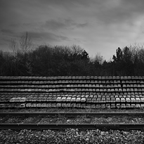 Many railroad ties (sleepers) next to the tracks. Title photograph of the gallery Diaries XXXVIII.