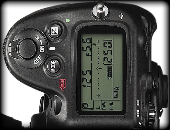 Nikon D700 – přední a zadní kolečko.