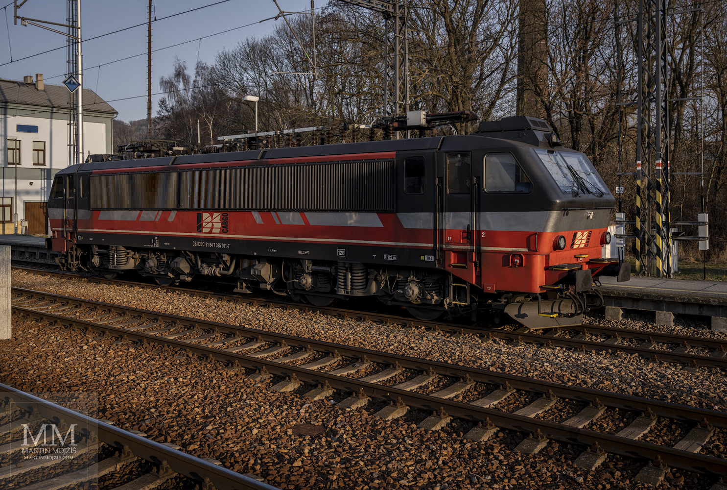 Electric locomotive 365 001-7 IDS Cargo, also called Belgian.