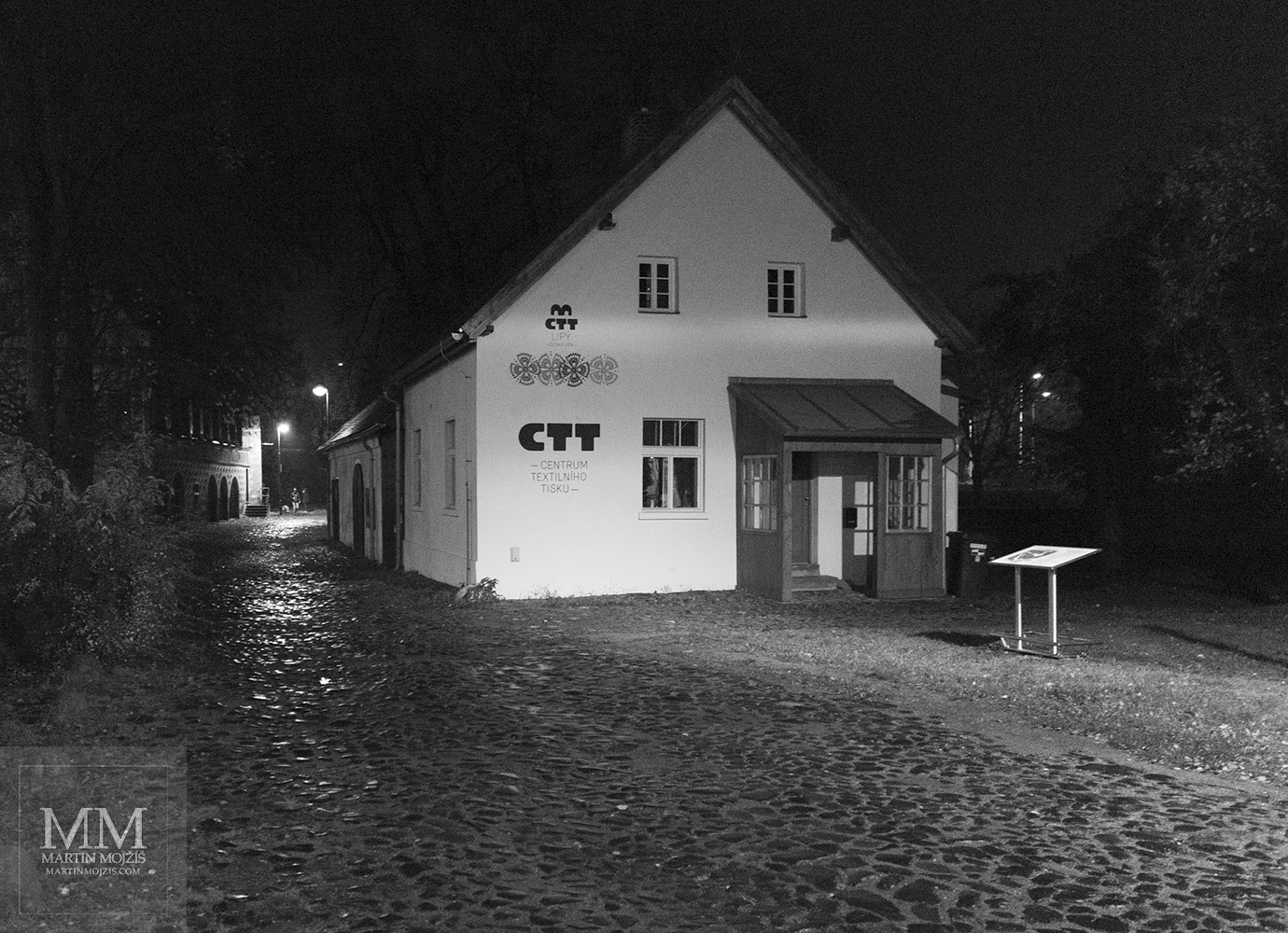 Centrum textilního tisku. Česká Lípa v noci.