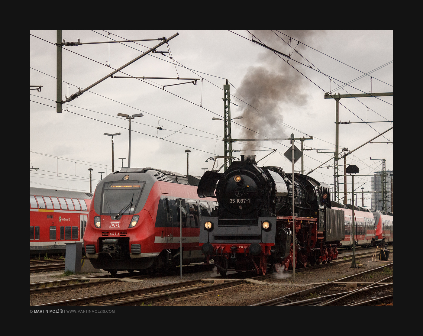 Lokomotivy 442 813 a 35 1097-1.
