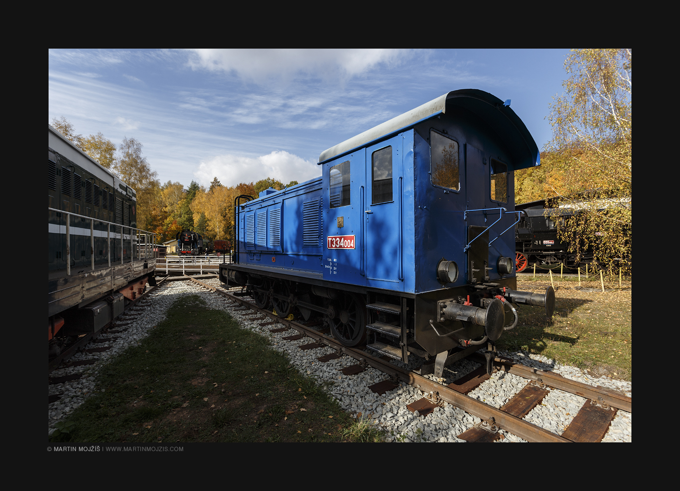 Motorová lokomotiva T 334.004.