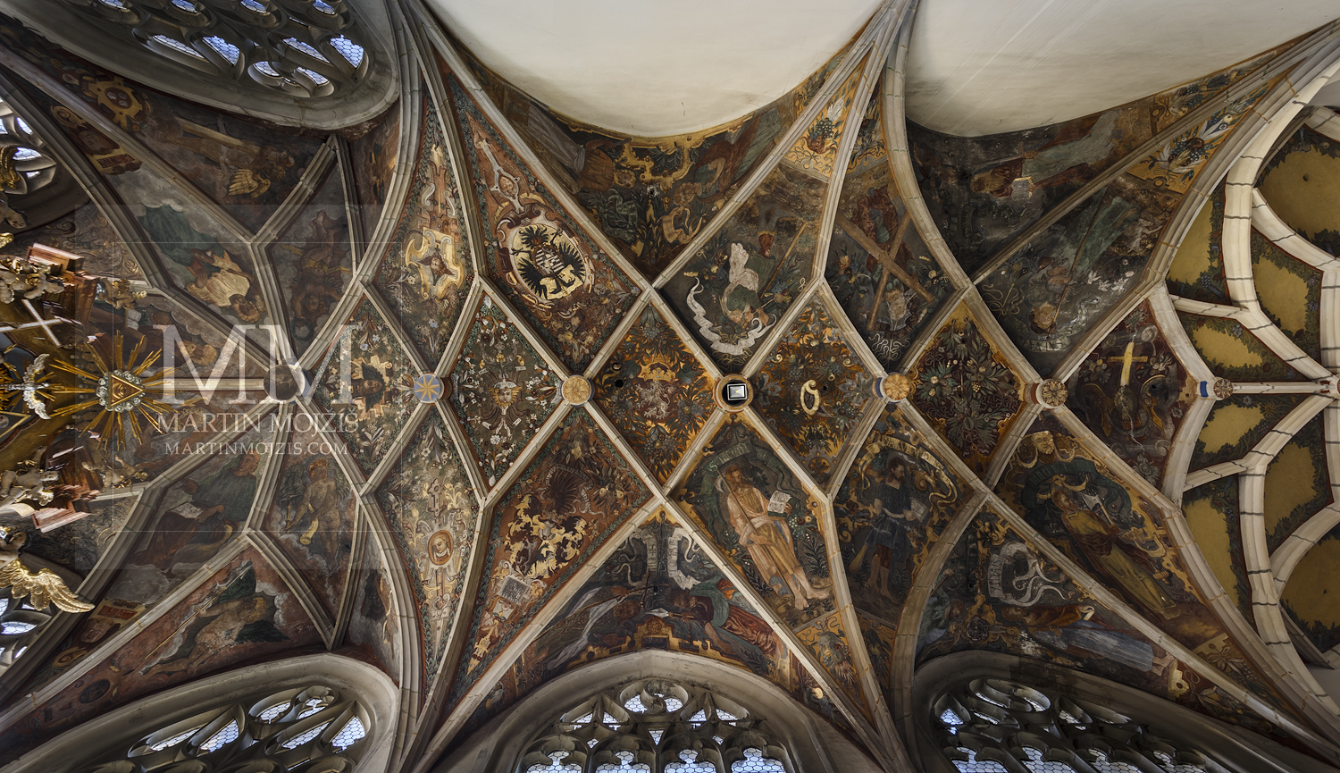 Church of st. Peter and Paul in Melnik. Ceiling over the main altar. Professional photography of architecture - interiors.